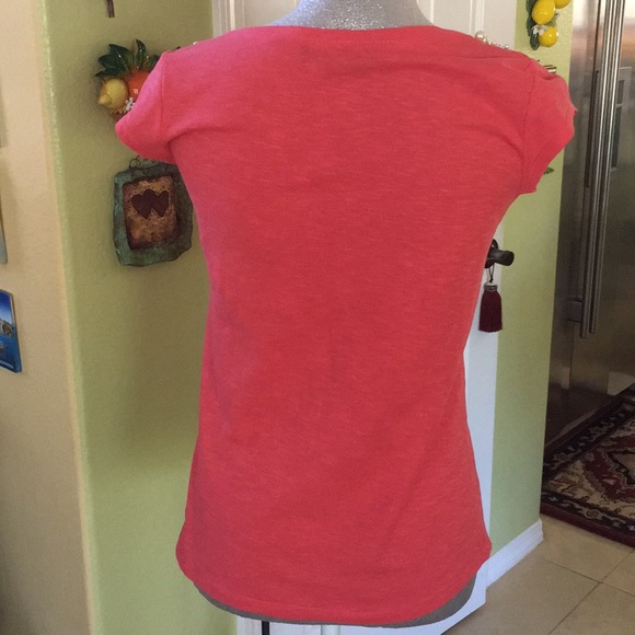 NICETA BRAND NEW TOP WITH PEARL & RINESTONE - Picture 3 of 4